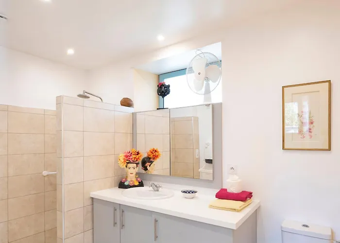 A Apartment Sare